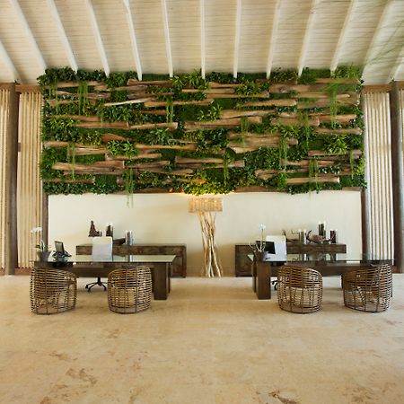 Viva V Samana By Wyndham, A Trademark Adults All Inclusive Las Terrenas Kültér fotó Living wall at the front desk of the hotel