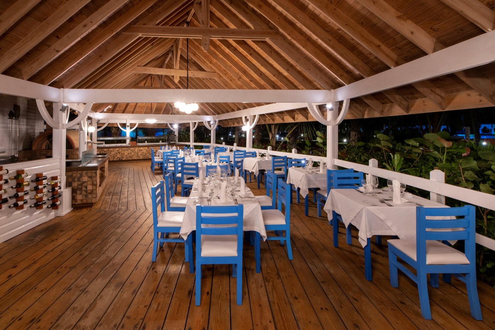 Viva V Samana By Wyndham, A Trademark Adults All Inclusive Las Terrenas Kültér fotó Restaurant at the Hotel