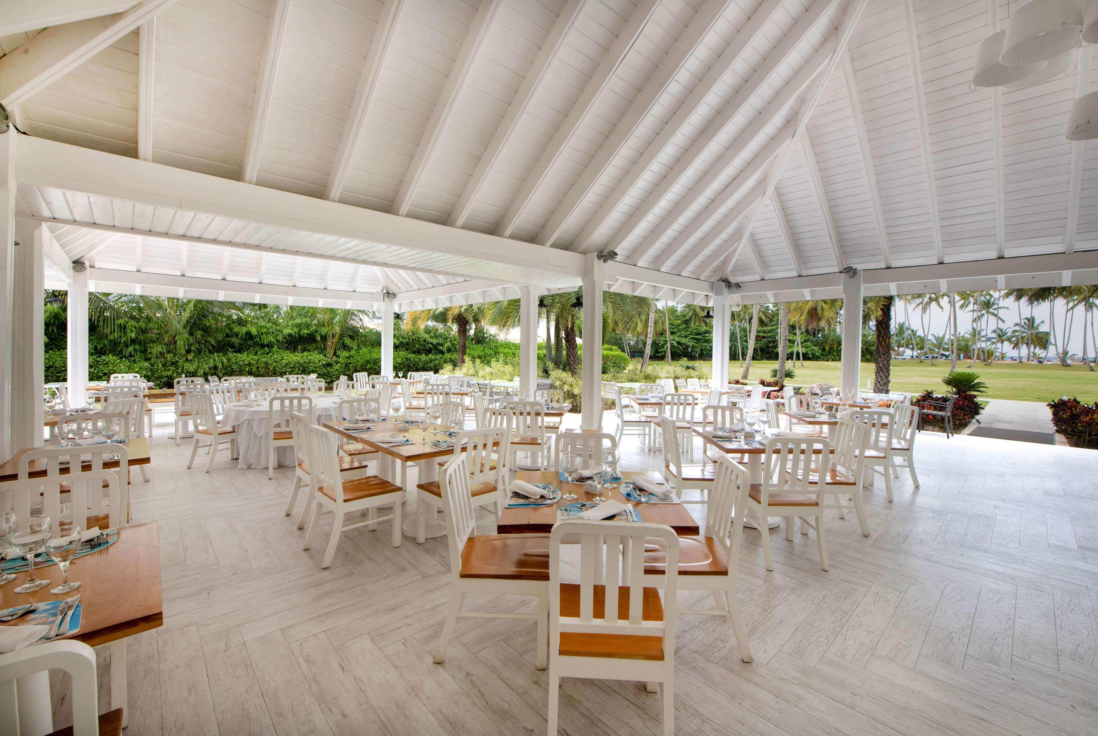 Viva V Samana By Wyndham, A Trademark Adults All Inclusive Las Terrenas Kültér fotó The interior of the restaurant