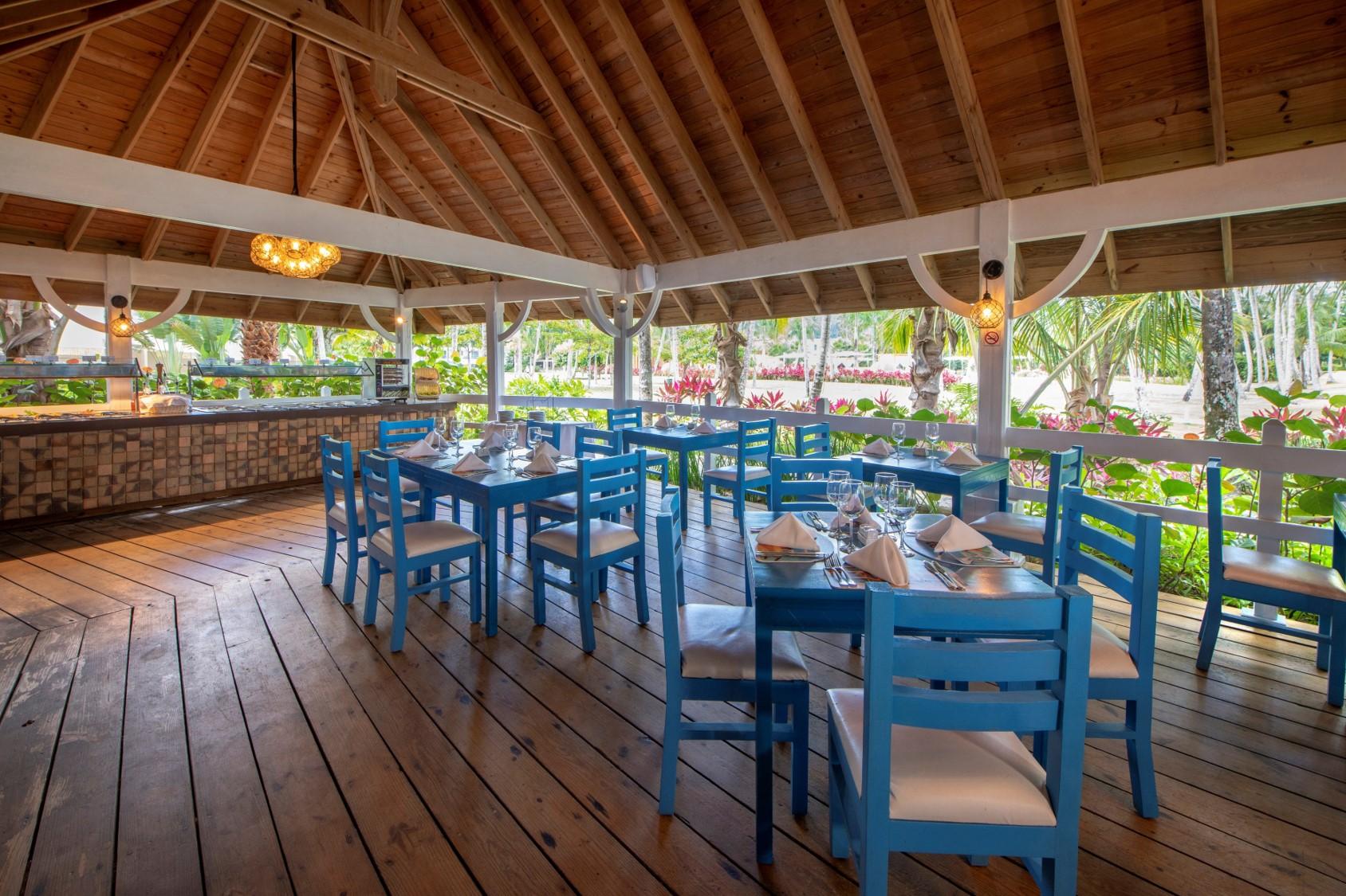 Viva V Samana By Wyndham, A Trademark Adults All Inclusive Las Terrenas Kültér fotó Restaurant at the resort