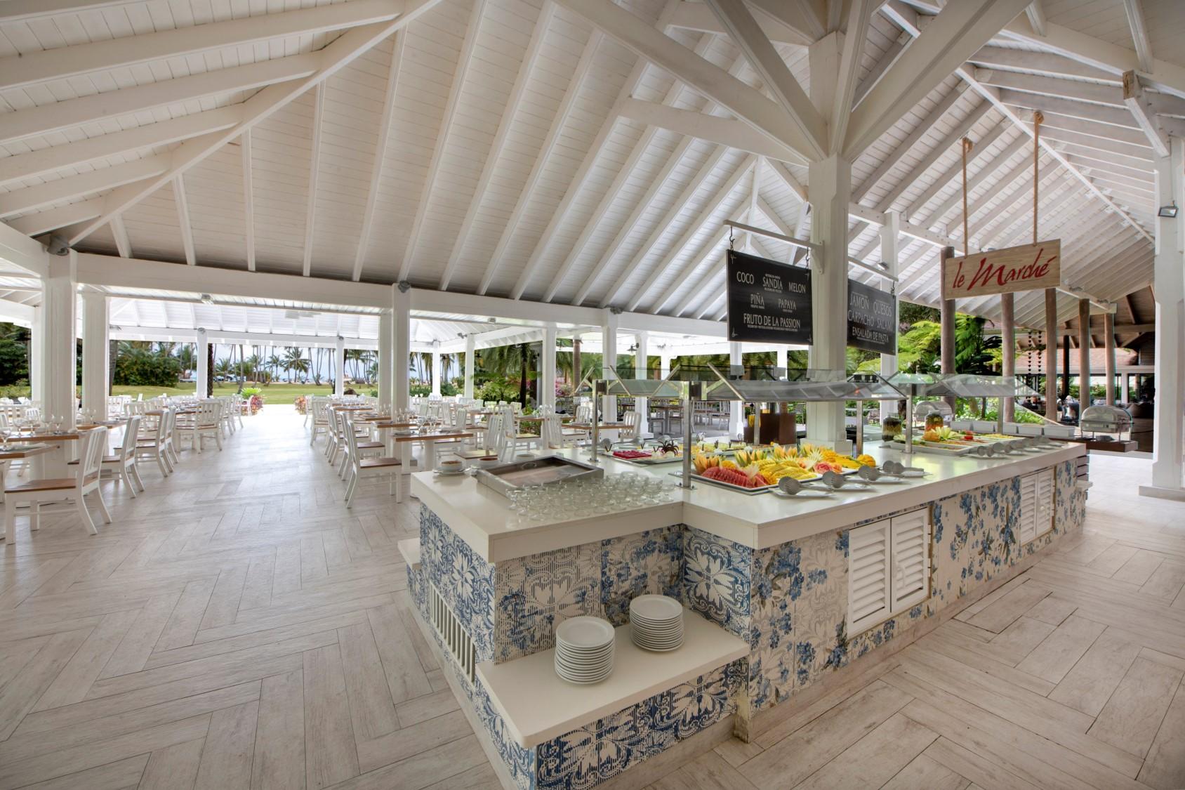 Viva V Samana By Wyndham, A Trademark Adults All Inclusive Las Terrenas Kültér fotó The buffet at the resort