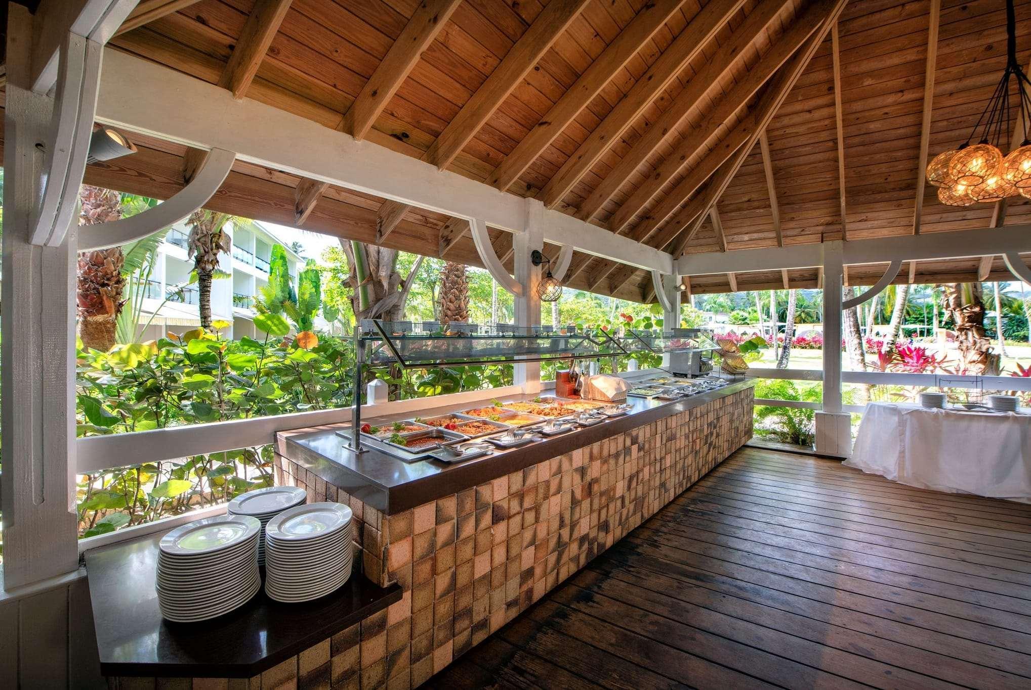 Viva V Samana By Wyndham, A Trademark Adults All Inclusive Las Terrenas Kültér fotó Buffet at a resort