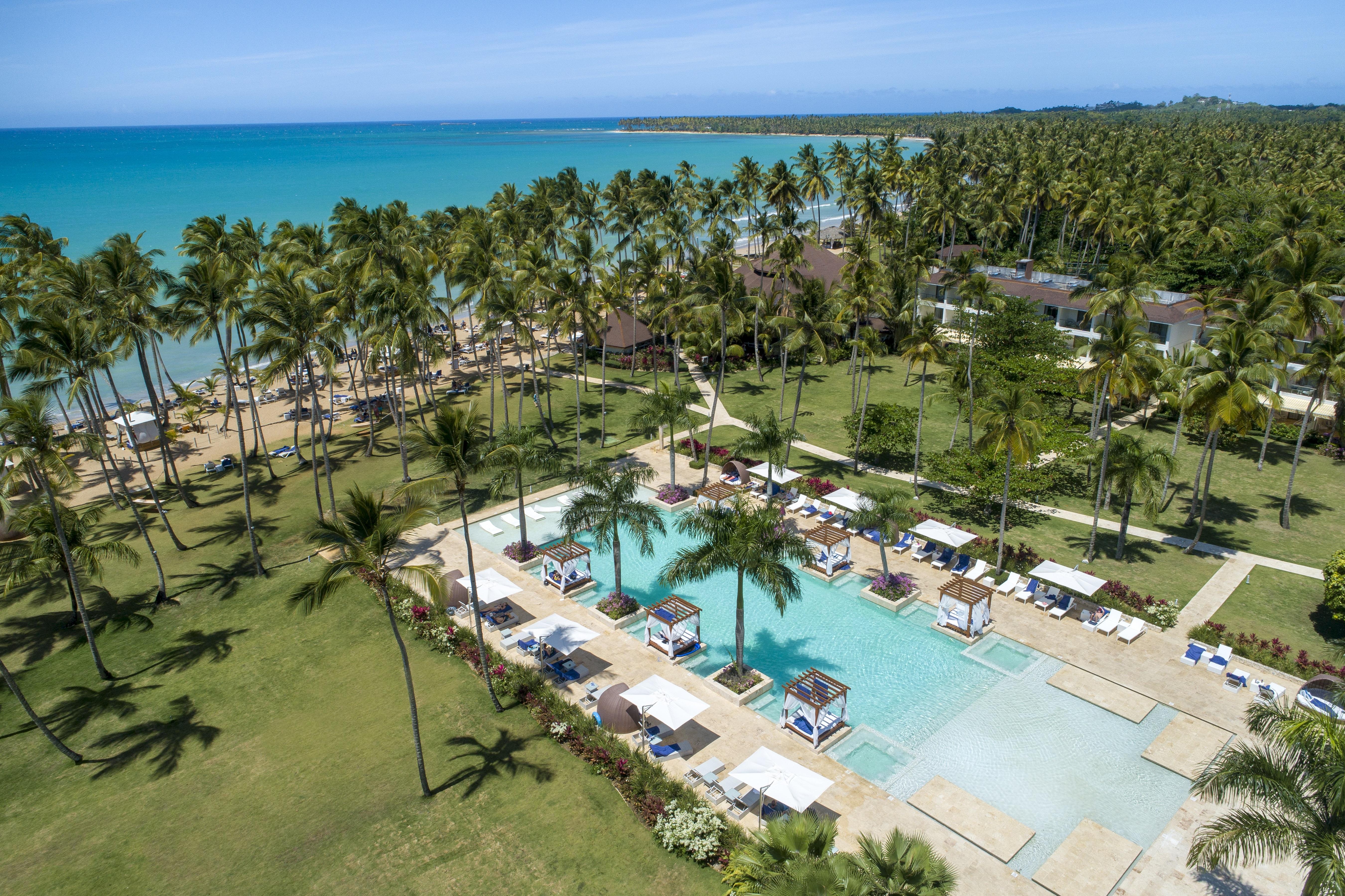 Viva V Samana By Wyndham, A Trademark Adults All Inclusive Las Terrenas Kültér fotó Aerial view of the resort