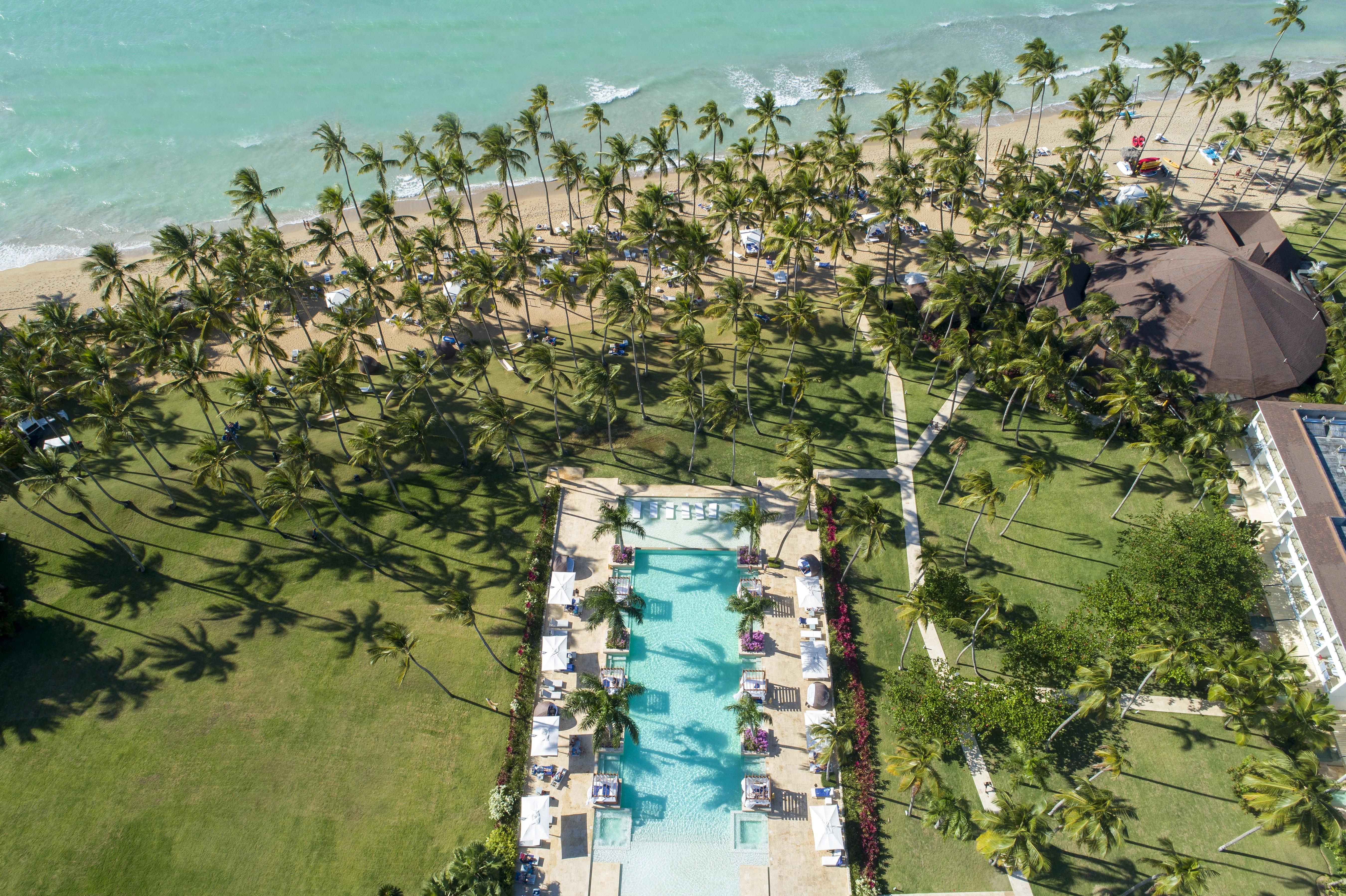 Viva V Samana By Wyndham, A Trademark Adults All Inclusive Las Terrenas Kültér fotó Aerial view of the beach at Hard Rock Hotel & Casino Punta Cana