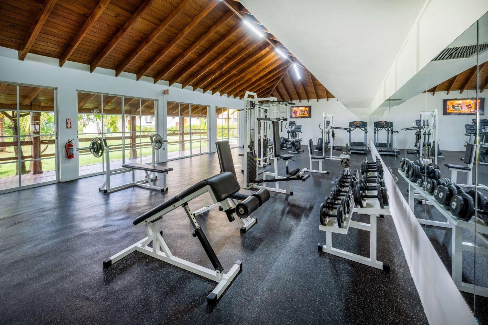Viva V Samana By Wyndham, A Trademark Adults All Inclusive Las Terrenas Kültér fotó The gym at the resort