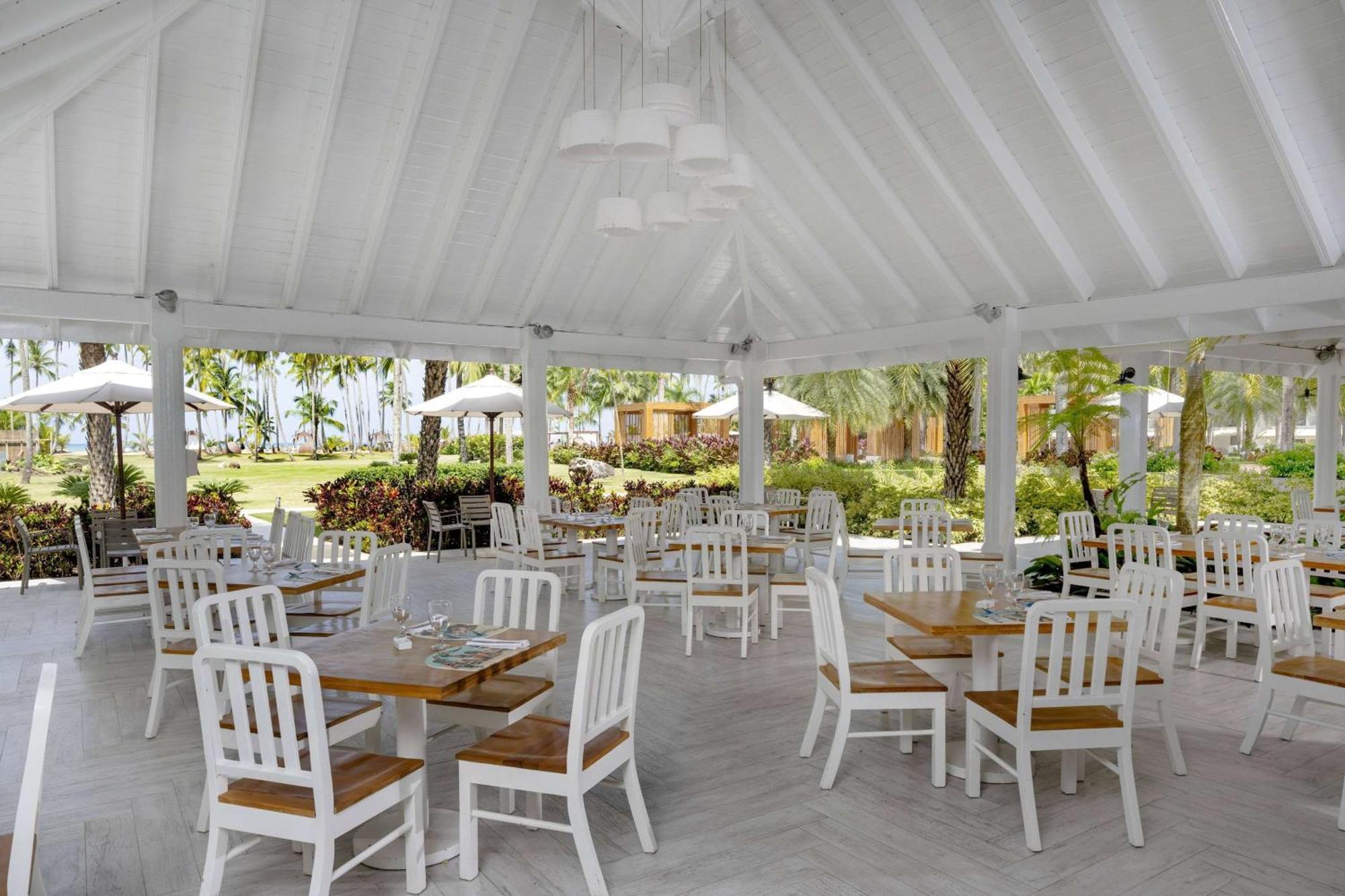 Viva V Samana By Wyndham, A Trademark Adults All Inclusive Las Terrenas Kültér fotó The interior of the restaurant