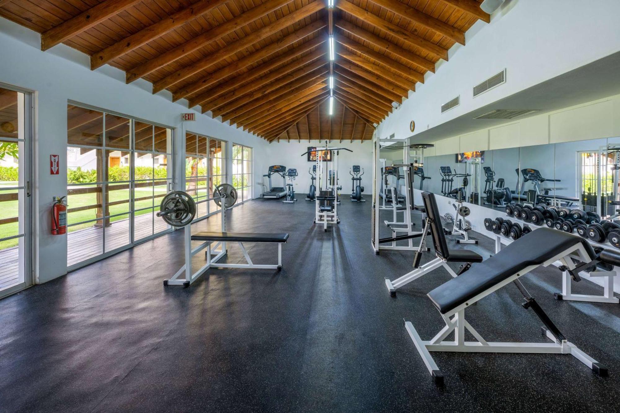 Viva V Samana By Wyndham, A Trademark Adults All Inclusive Las Terrenas Kültér fotó The gym at the resort